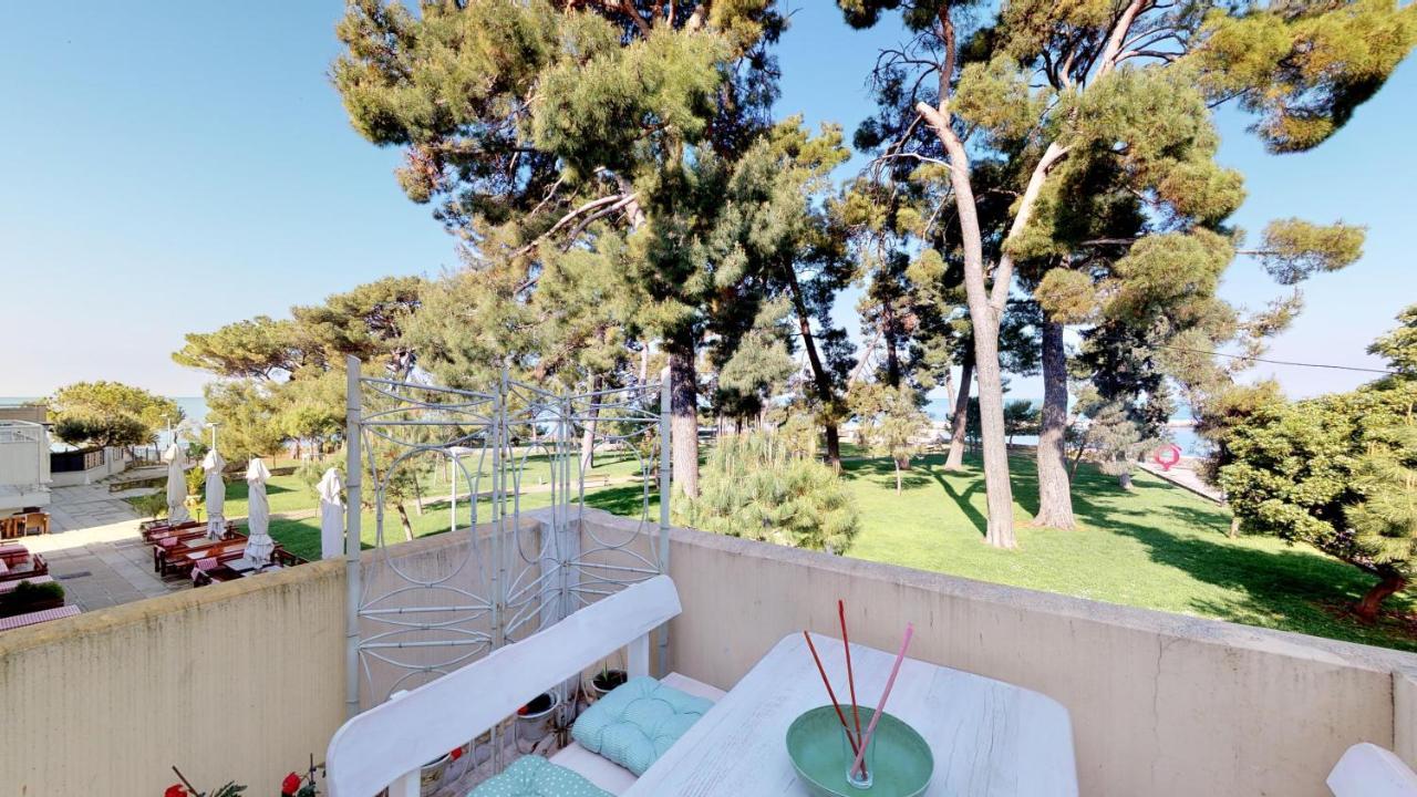 Lara Deluxe Superior 5 Star Apartment, Your Piece Of Heaven By The Sea & Park Novigrad Istria エクステリア 写真
