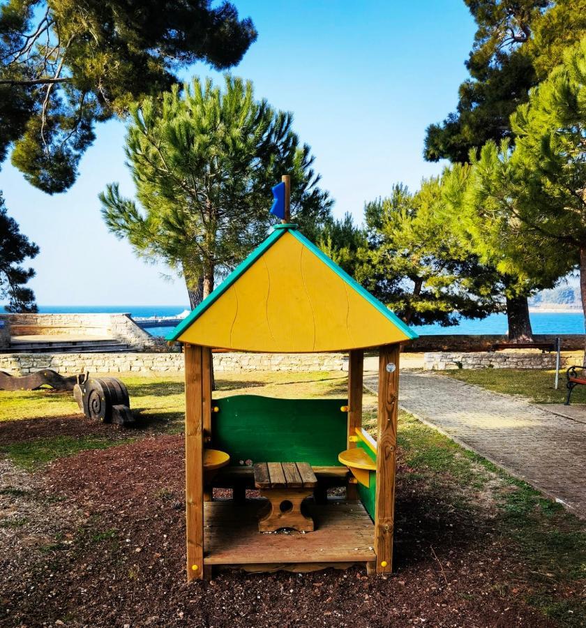 Lara Deluxe Superior 5 Star Apartment, Your Piece Of Heaven By The Sea & Park Novigrad Istria エクステリア 写真
